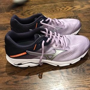 Mizuno Wave Inspire 15